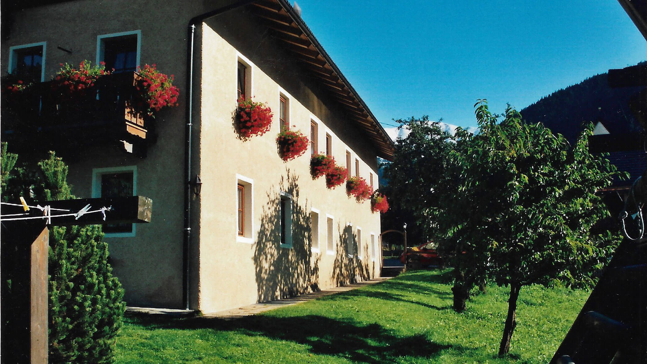 The Hirschenhof from the outside in summer