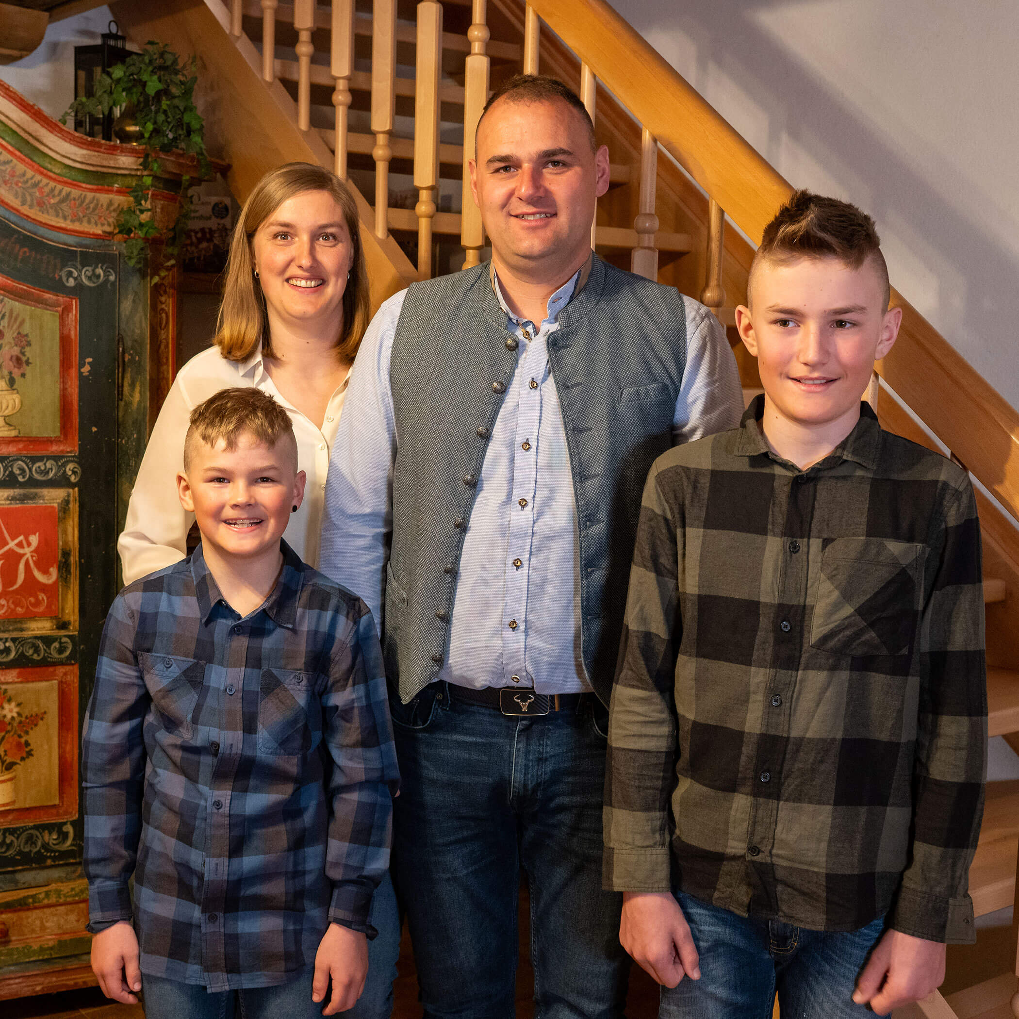 The host family Verena and Manuel with Samuel and Matthis - Hirschenhof