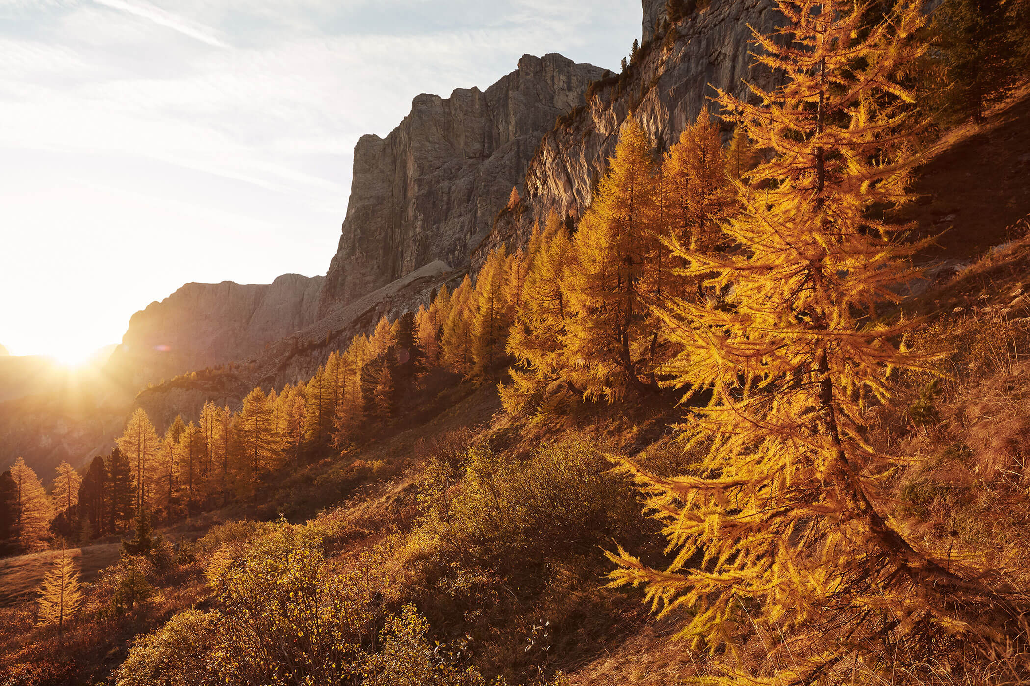 The South Tyrolean mountains in the autumn sun - Hirschenhof